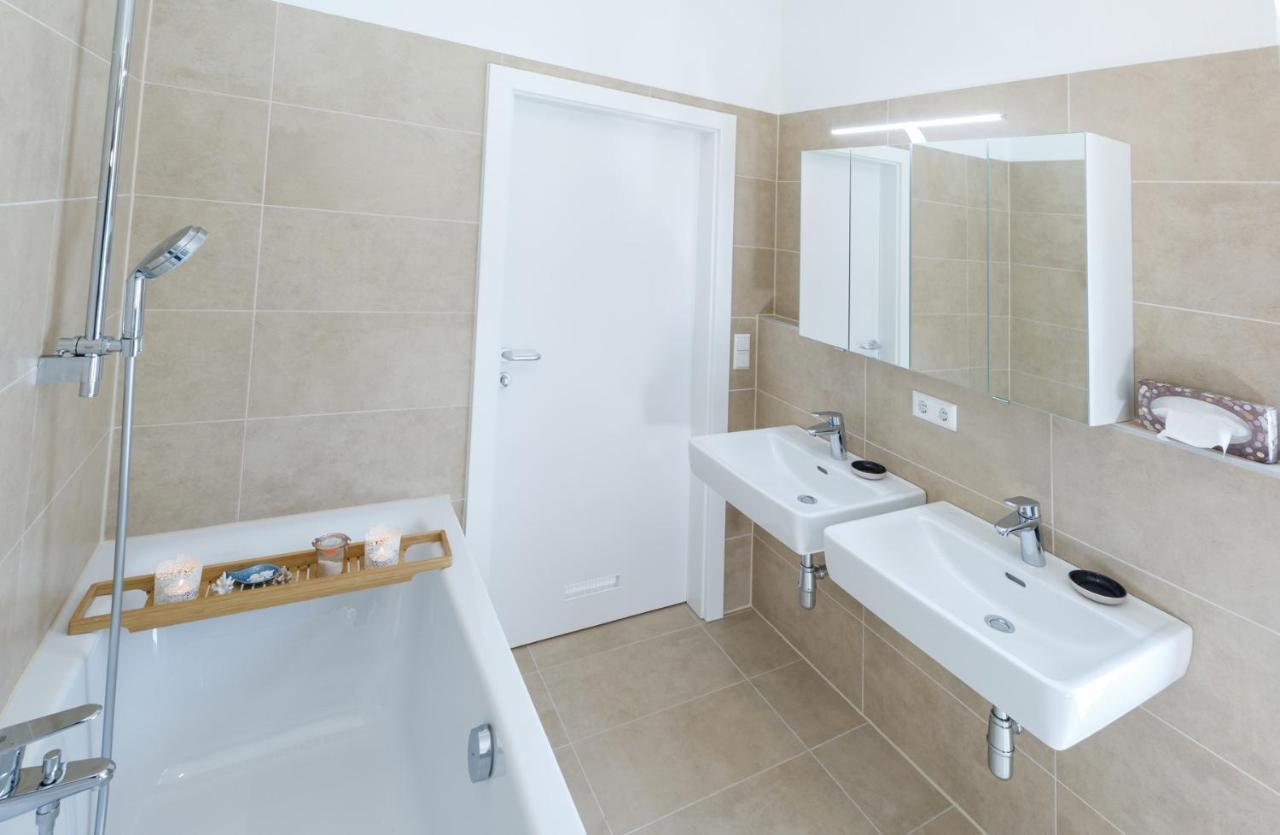 Ferienwohnung Narzisse - City Appartement Im Kurpark バート・アウスゼー エクステリア 写真